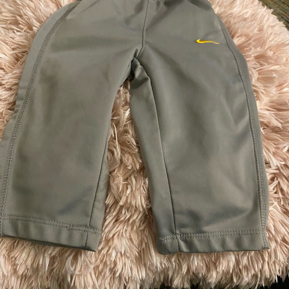 Pants - Picture 2 of 4